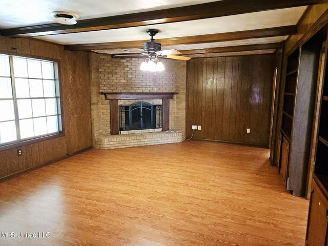 329 Swan Lake Drive, Jackson, MS 39212