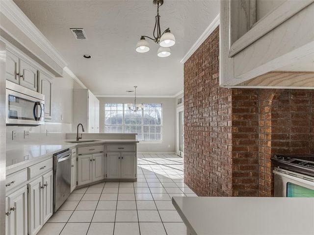 4116 Bristol Lane, Edmond, OK 73034