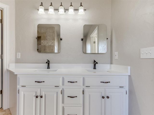 4116 Bristol Lane, Edmond, OK 73034