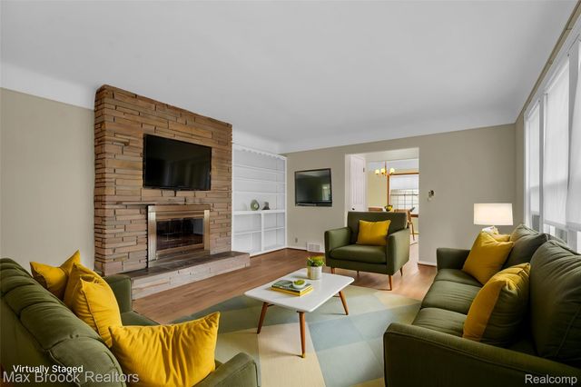 2381 Bratton Avenue, Bloomfield Hills, MI 48302