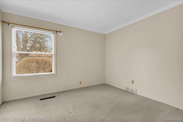 2381 Bratton Avenue, Bloomfield Hills, MI 48302