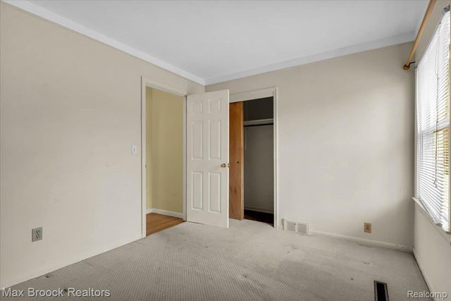 2381 Bratton Avenue, Bloomfield Hills, MI 48302