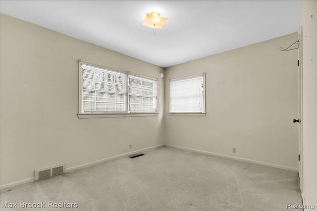 2381 Bratton Avenue, Bloomfield Hills, MI 48302