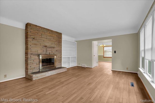 2381 Bratton Avenue, Bloomfield Hills, MI 48302