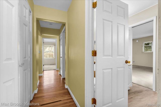 2381 Bratton Avenue, Bloomfield Hills, MI 48302