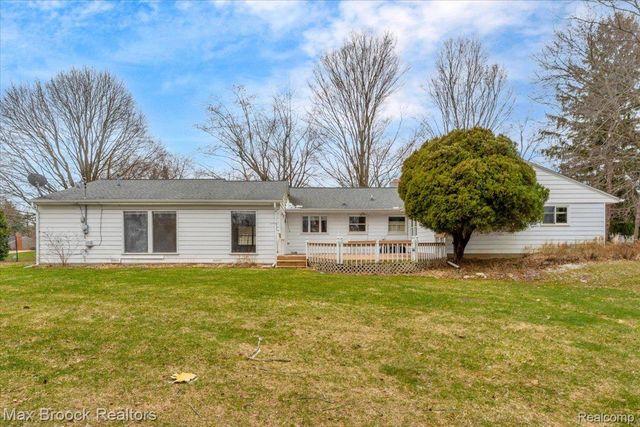 2381 Bratton Avenue, Bloomfield Hills, MI 48302