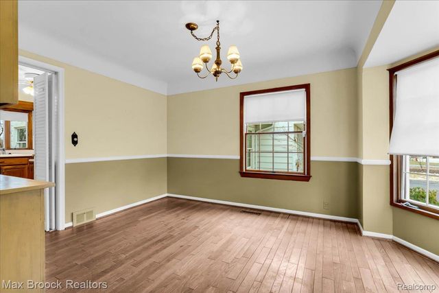 2381 Bratton Avenue, Bloomfield Hills, MI 48302