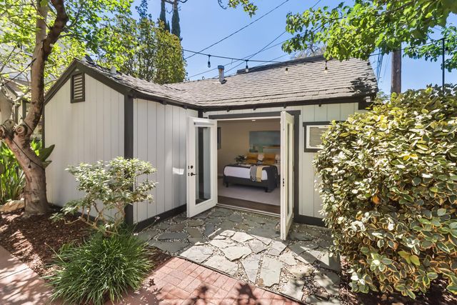 640 40th St, Sacramento, CA 95819