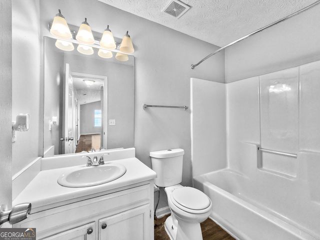 5855 Creekside Drive, Rex, GA 30273