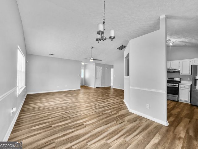 5855 Creekside Drive, Rex, GA 30273