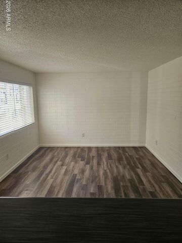 521 E Bethany Home Road, Phoenix, AZ 85012