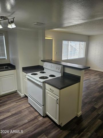 521 E Bethany Home Road, Phoenix, AZ 85012