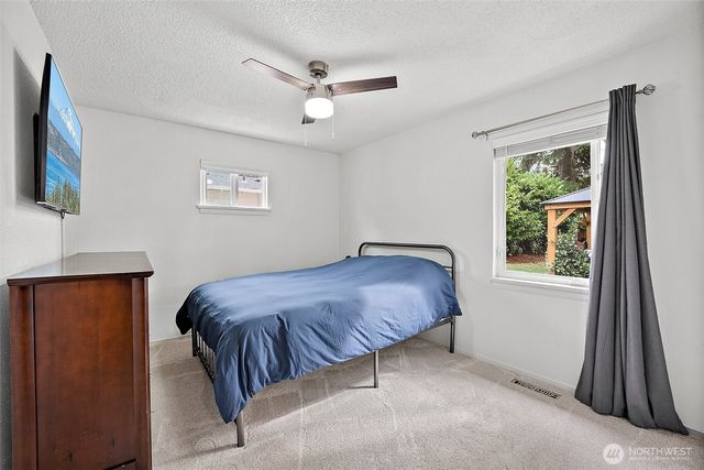 8033 E B Street, Tacoma, WA 98404