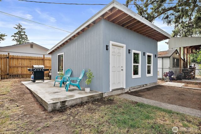 8033 E B Street, Tacoma, WA 98404