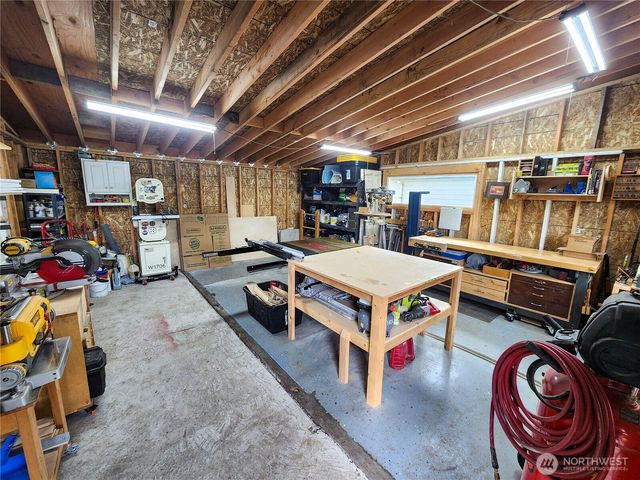 8033 E B Street, Tacoma, WA 98404