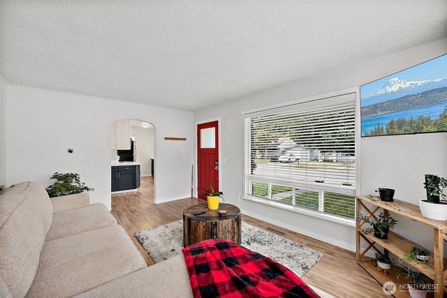 8033 E B Street, Tacoma, WA 98404