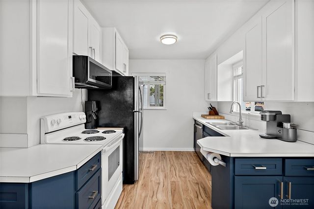 8033 E B Street, Tacoma, WA 98404