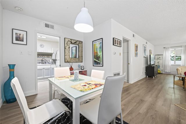 2700 Bellefontaine Street A27, Houston, TX 77025