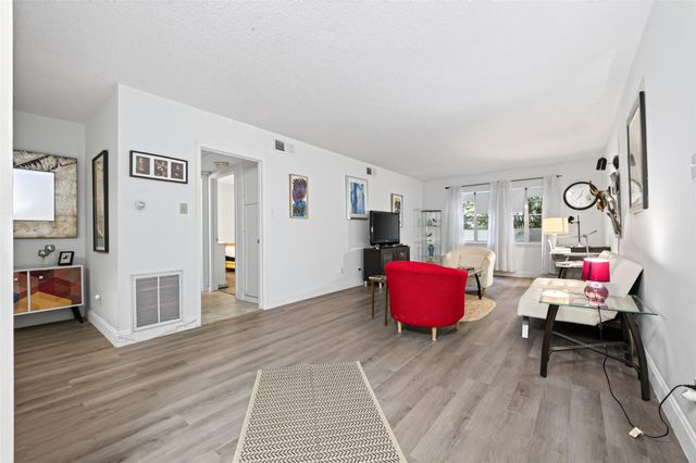 2700 Bellefontaine Street A27, Houston, TX 77025