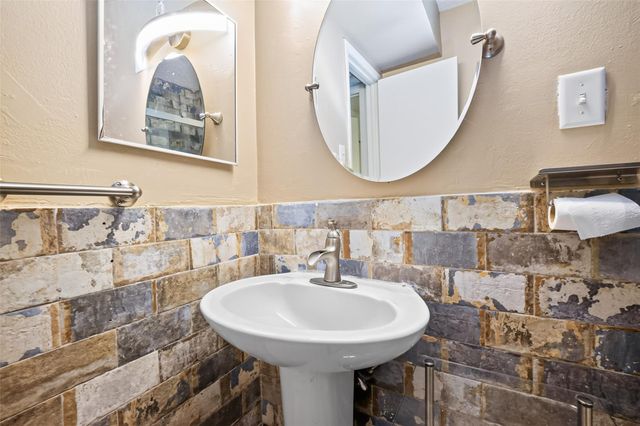 2700 Bellefontaine Street A27, Houston, TX 77025
