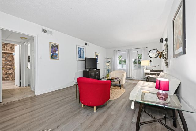 2700 Bellefontaine Street A27, Houston, TX 77025