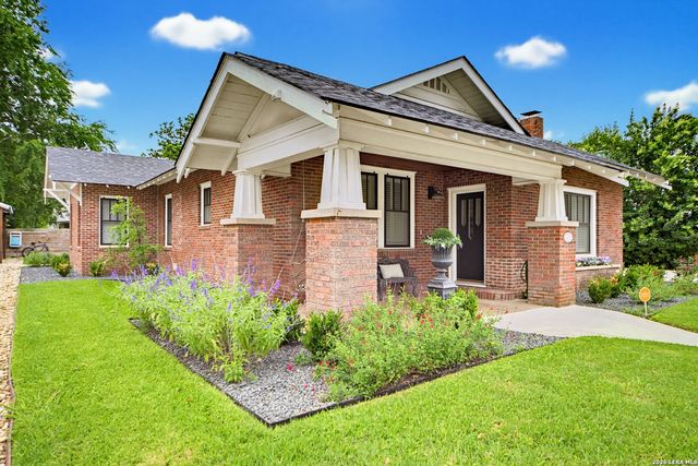 119 E EVERGREEN ST, Boerne, TX 78006