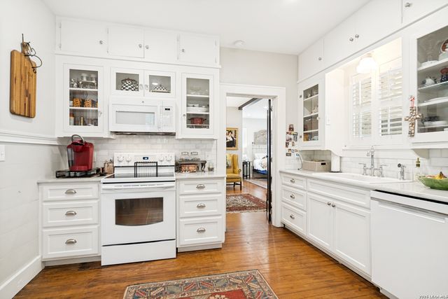 119 E EVERGREEN ST, Boerne, TX 78006