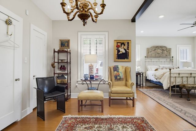 119 E EVERGREEN ST, Boerne, TX 78006