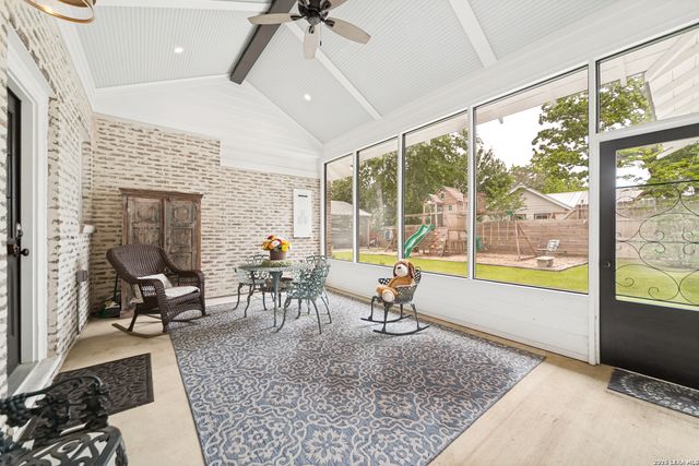 119 E EVERGREEN ST, Boerne, TX 78006