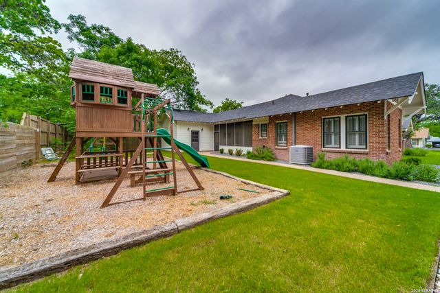 119 E EVERGREEN ST, Boerne, TX 78006