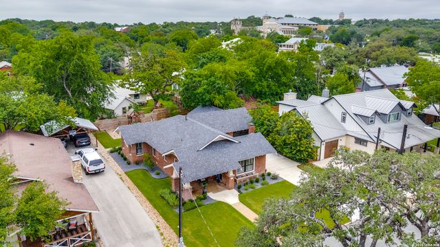 119 E EVERGREEN ST, Boerne, TX 78006