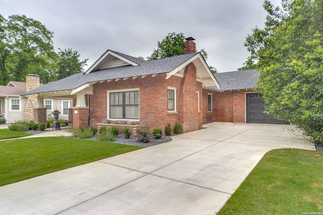 119 E EVERGREEN ST, Boerne, TX 78006