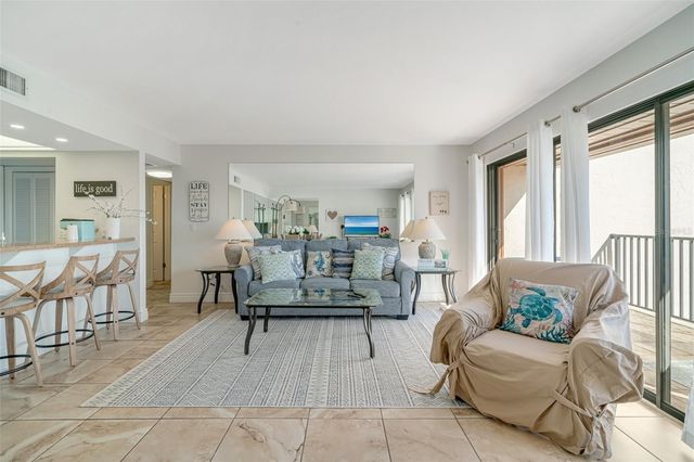 1400 COVE II PLACE 631, Sarasota, FL 34242