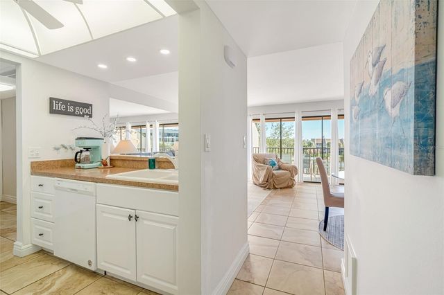 1400 COVE II PLACE 631, Sarasota, FL 34242