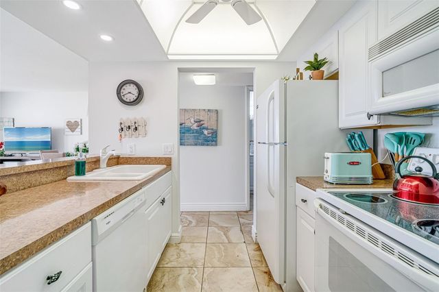 1400 COVE II PLACE 631, Sarasota, FL 34242