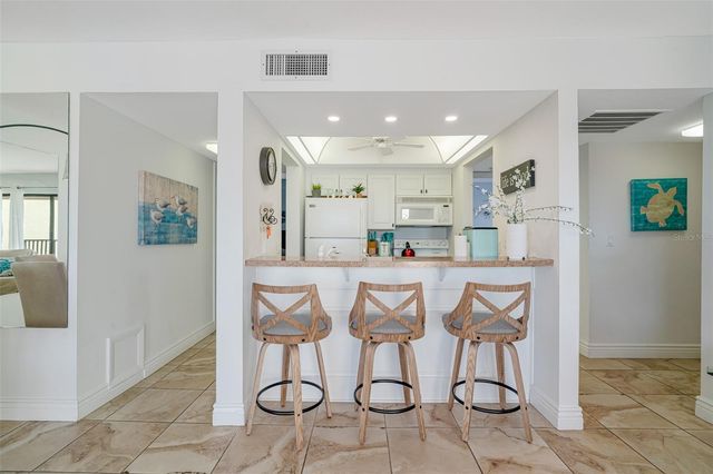 1400 COVE II PLACE 631, Sarasota, FL 34242