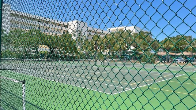 1400 COVE II PLACE 631, Sarasota, FL 34242