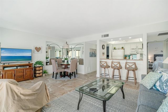 1400 COVE II PLACE 631, Sarasota, FL 34242