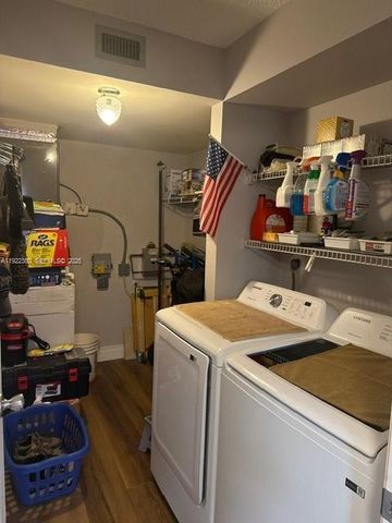 2981 N Nob Hill Rd 306, Sunrise, FL 33322