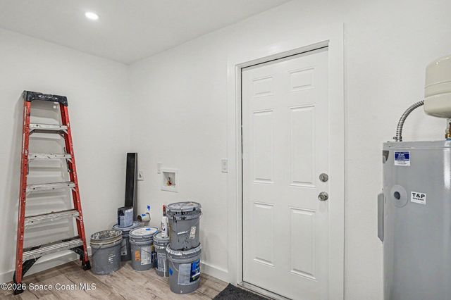 428 Calamondin Avenue NW, Palm Bay, FL 32907