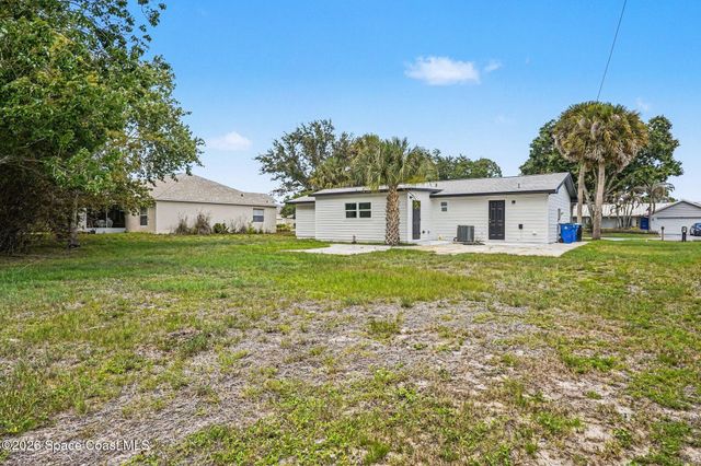 428 Calamondin Avenue NW, Palm Bay, FL 32907