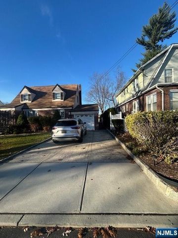 55 Hamilton Road, Teaneck, NJ 07666