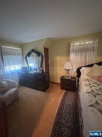 55 Hamilton Road, Teaneck, NJ 07666