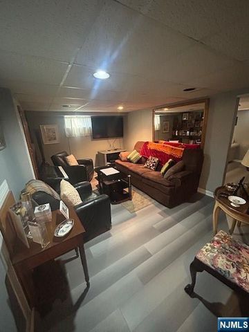 55 Hamilton Road, Teaneck, NJ 07666