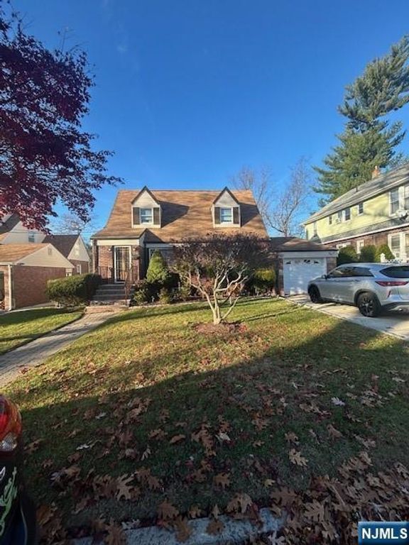 55 Hamilton Road, Teaneck, NJ 07666