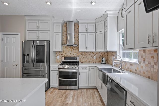 53 Cheyenne Street, Tinton Falls, NJ 07712