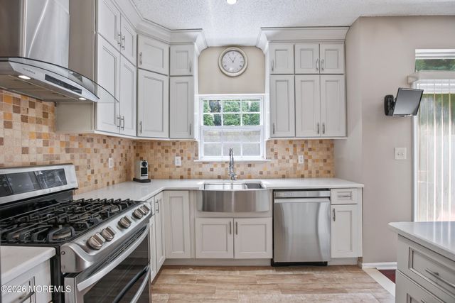 53 Cheyenne Street, Tinton Falls, NJ 07712