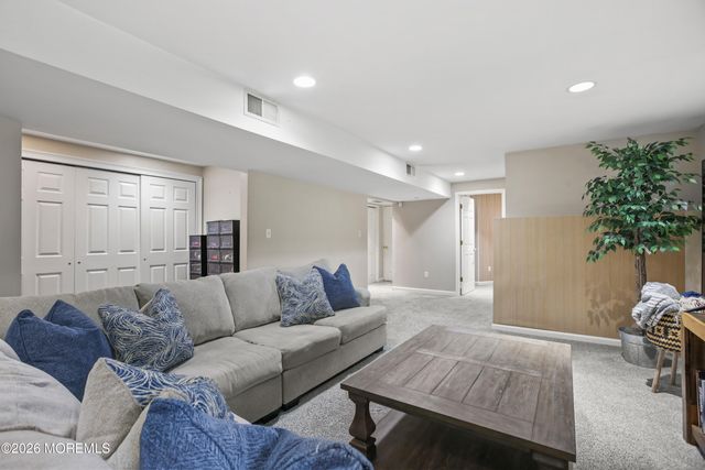 53 Cheyenne Street, Tinton Falls, NJ 07712