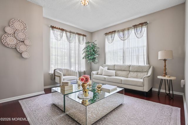 53 Cheyenne Street, Tinton Falls, NJ 07712