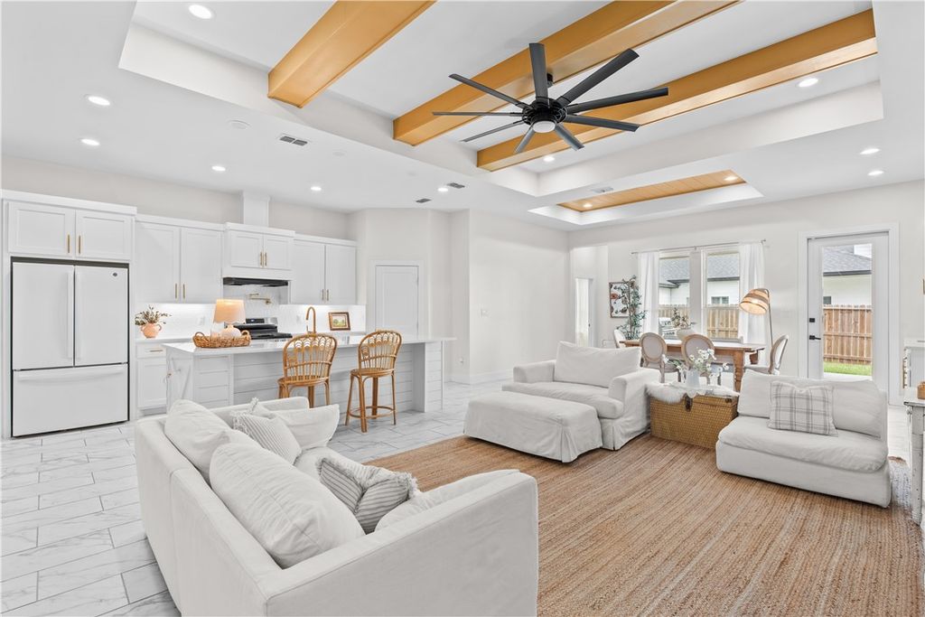 2602 Lady Andrea Dr, Corpus Christi, TX 78415 — photo 5
